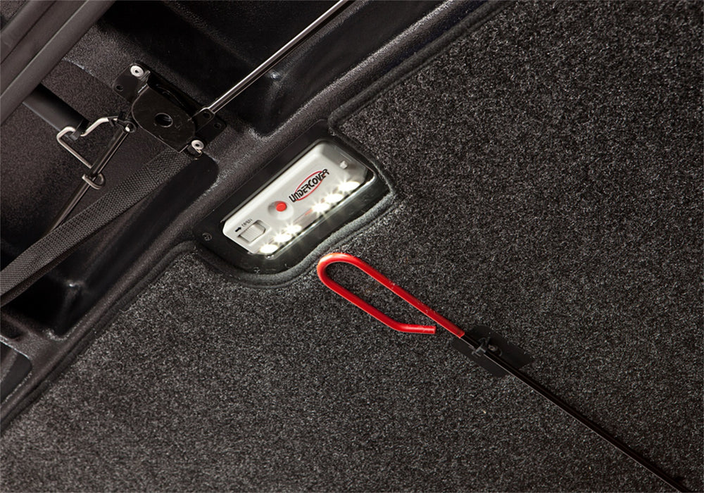 UnderCover Elite LX 2020-2023 Chevy Silverado 2500 HD/3500 HD 6ft. 10in. Bed GPJ/WA434B-Glory Red