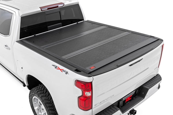 Rough Country - Hard Low Profile Bed Cover - 6'7" Bed - Chevy/GMC Sierra/Silverado 1500 (19-25)